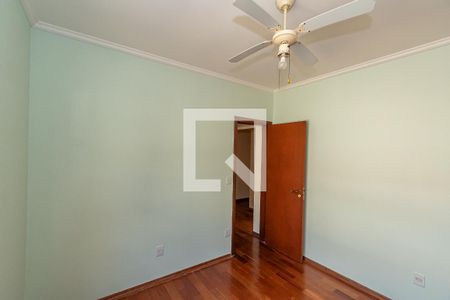 Casa de condomínio à venda com 300m², 4 quartos e 5 vagasQuarto 1