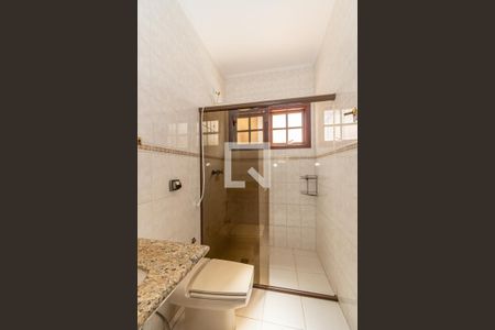 Casa de condomínio à venda com 300m², 4 quartos e 5 vagasBanheiro Social 1