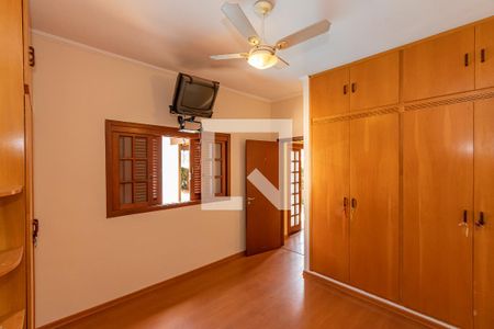 Casa de condomínio à venda com 300m², 4 quartos e 5 vagasSuite Edicula Fundos