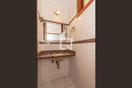 Casa de condomínio à venda com 300m², 4 quartos e 5 vagasLavabo 