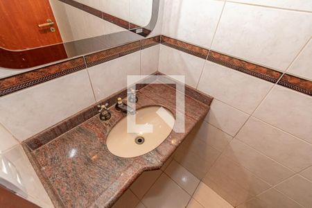 Casa de condomínio à venda com 300m², 4 quartos e 5 vagasDetalhe Lavabo 