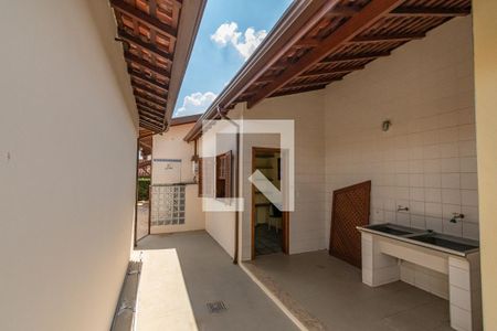 Casa de condomínio à venda com 300m², 4 quartos e 5 vagasÁrea de Serviço