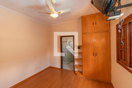 Casa de condomínio à venda com 300m², 4 quartos e 5 vagasSuite Edicula Fundos