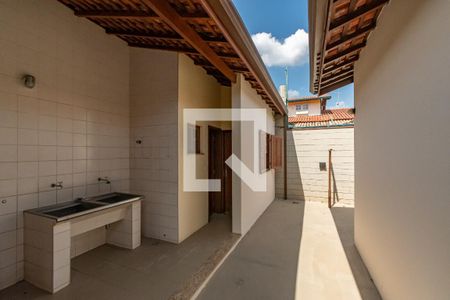 Casa de condomínio à venda com 300m², 4 quartos e 5 vagasÁrea de Serviço
