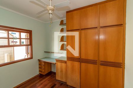 Casa de condomínio à venda com 300m², 4 quartos e 5 vagasQuarto 2