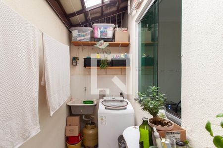 Casa à venda com 64m², 2 quartos e 1 vaga Casa à venda com 64m², 2 quartos e 1 vagaÁrea de Serviço