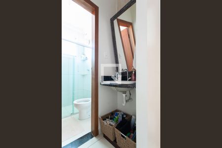 Casa à venda com 64m², 2 quartos e 1 vaga Casa à venda com 64m², 2 quartos e 1 vagaBanheiro