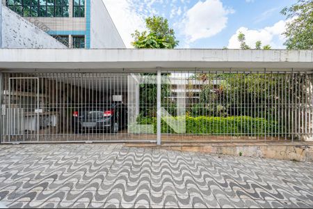 Casa à venda com 380m², 3 quartos e 3 vagasFachada