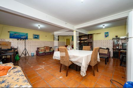 Casa à venda com 380m², 3 quartos e 3 vagasSalão de festas