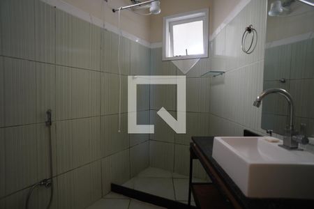 Banheiro de casa para alugar com 3 quartos, 210m² em Maravista, Niterói
