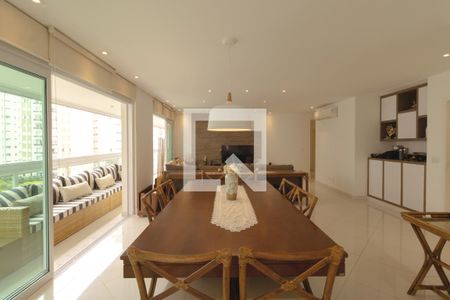 Sala de apartamento para alugar com 4 quartos, 176m² em Vila Maia, Guarujá
