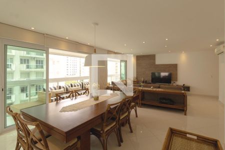 Sala de apartamento para alugar com 4 quartos, 176m² em Vila Maia, Guarujá