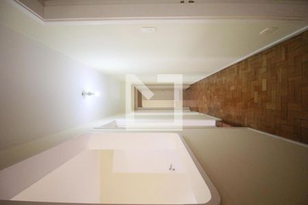 Apartamento para alugar com 104m², 2 quartos e 1 vagaCorredor Quartos