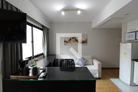 Sala/Cozinha de kitnet/studio para alugar com 1 quarto, 33m² em Indianópolis, São Paulo