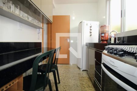Apartamento à venda com 66m², 2 quartos e 2 vagasCozinha 