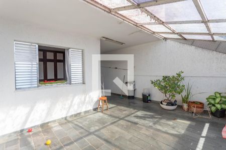 Casa à venda com 370m², 4 quartos e 4 vagas Casa à venda com 370m², 4 quartos e 4 vagasVaranda