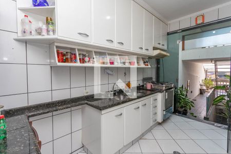 Casa à venda com 370m², 4 quartos e 4 vagas Casa à venda com 370m², 4 quartos e 4 vagasCozinha