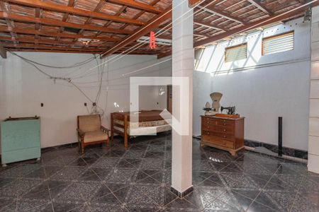 Casa à venda com 370m², 4 quartos e 4 vagas Casa à venda com 370m², 4 quartos e 4 vagasÁrea de serviço
