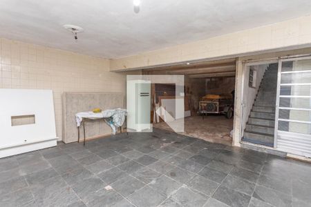 Casa à venda com 370m², 4 quartos e 4 vagas Casa à venda com 370m², 4 quartos e 4 vagasGaragem