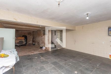Casa à venda com 370m², 4 quartos e 4 vagas Casa à venda com 370m², 4 quartos e 4 vagasGaragem