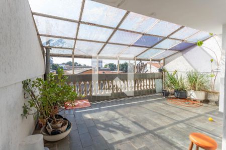 Casa à venda com 370m², 4 quartos e 4 vagas Casa à venda com 370m², 4 quartos e 4 vagasVaranda