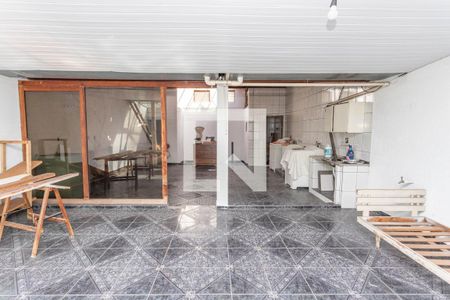Casa à venda com 370m², 4 quartos e 4 vagas Casa à venda com 370m², 4 quartos e 4 vagasÁrea de serviço