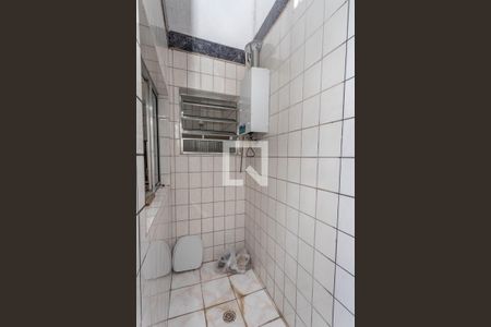 Casa à venda com 370m², 4 quartos e 4 vagas Casa à venda com 370m², 4 quartos e 4 vagasÁrea do aquecedor a gás