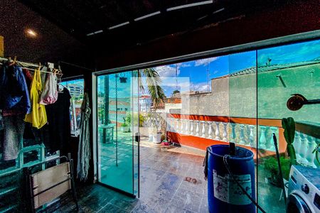 Casa à venda com 192m², 3 quartos e 2 vagasÁrea de Serviço