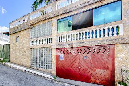 Casa à venda com 192m², 3 quartos e 2 vagasFachada