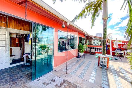 Casa à venda com 192m², 3 quartos e 2 vagasÁrea externa