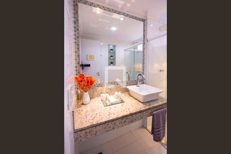 Apartamento à venda com 78m², 3 quartos e 2 vagasBanheiro Social