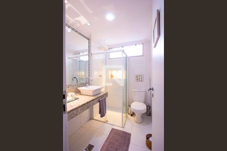 Apartamento à venda com 78m², 3 quartos e 2 vagasBanheiro Social