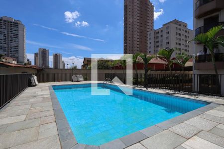 Apartamento à venda com 164m², 4 quartos e 4 vagas Apartamento à venda com 164m², 4 quartos e 4 vagasÁrea comum - Piscina