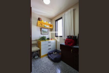 Apartamento à venda com 164m², 4 quartos e 4 vagas Apartamento à venda com 164m², 4 quartos e 4 vagasQuarto de serviço