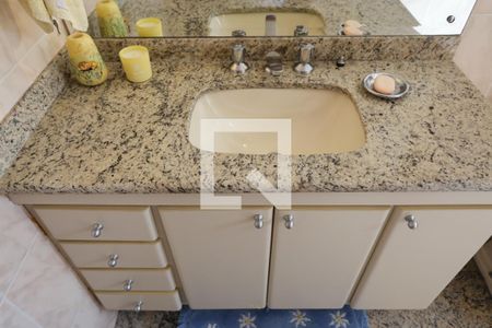 Apartamento à venda com 164m², 4 quartos e 4 vagas Apartamento à venda com 164m², 4 quartos e 4 vagasBanheiro da Suíte 2