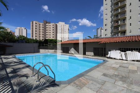 Apartamento à venda com 164m², 4 quartos e 4 vagas Apartamento à venda com 164m², 4 quartos e 4 vagasÁrea comum - Piscina