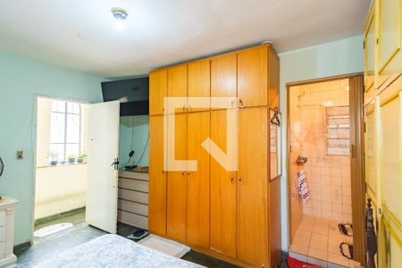 Casa à venda com 210m², 3 quartos e 3 vagasSuíte 2