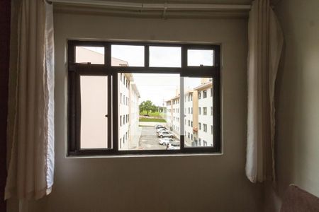 Sala - vista da janela de apartamento para alugar com 2 quartos, 47m² em Boa Vista, Curitiba