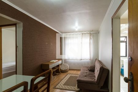 Sala - janela, corredor e cozinha de apartamento para alugar com 2 quartos, 47m² em Boa Vista, Curitiba