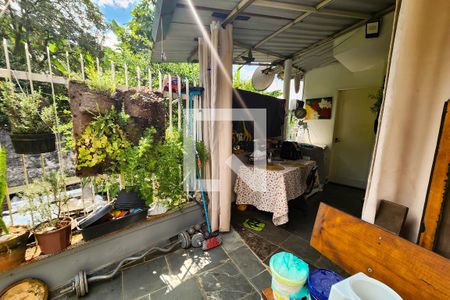 Casa à venda com 470m², 4 quartos e 4 vagas Casa à venda com 470m², 4 quartos e 4 vagasEdicula