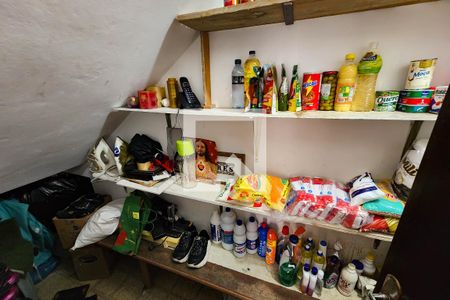 Casa à venda com 470m², 4 quartos e 4 vagas Casa à venda com 470m², 4 quartos e 4 vagasDispensa