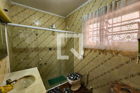 Casa à venda com 470m², 4 quartos e 4 vagas Casa à venda com 470m², 4 quartos e 4 vagasBanheiro da Suíte 3