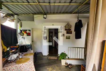 Casa à venda com 470m², 4 quartos e 4 vagas Casa à venda com 470m², 4 quartos e 4 vagasEdicula