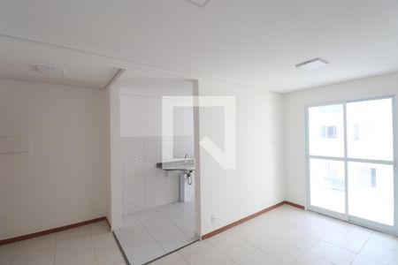 Sala de apartamento para alugar com 2 quartos, 70m² em Mutondo, São Gonçalo