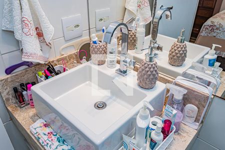 Apartamento à venda com 81m², 2 quartos e 1 vagaBanheiro suite