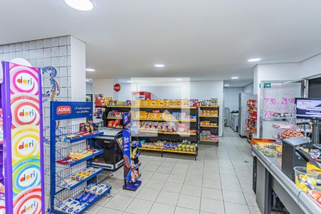 Apartamento à venda com 81m², 2 quartos e 1 vagaMini mercado