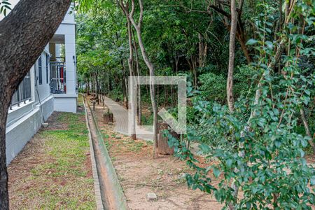 Apartamento à venda com 81m², 2 quartos e 1 vagaPista caminhada