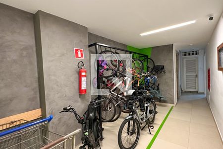 Apartamento à venda com 170m², 3 quartos e sem vaga Apartamento à venda com 170m², 3 quartos e sem vagaBicicletário