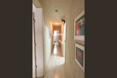 Apartamento à venda com 170m², 3 quartos e sem vaga Apartamento à venda com 170m², 3 quartos e sem vagaCorredor