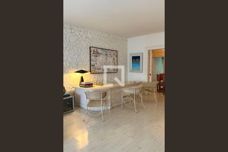 Apartamento à venda com 170m², 3 quartos e sem vaga Apartamento à venda com 170m², 3 quartos e sem vagaSala